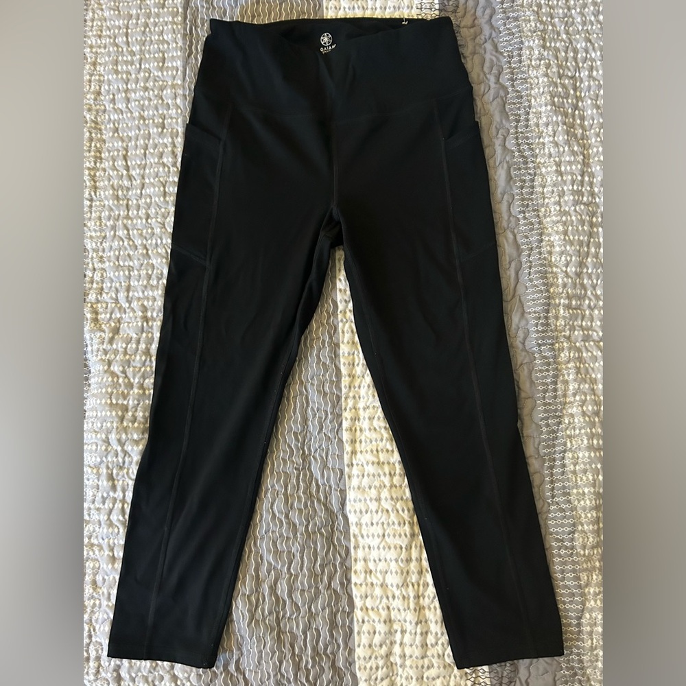 Gaiam Medium Cropped Leggings